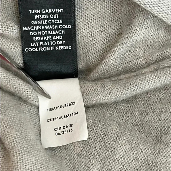 Torrid | V Neck Sweater High Low Hem Long Sleeve Wool Blend Gray - Picture 9 of 10